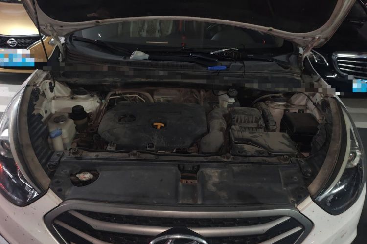 Used Hyundai ix35 2013 2.0L Automatic Two-Wheel Drive Smart GLS China IV Standard Engine Bay