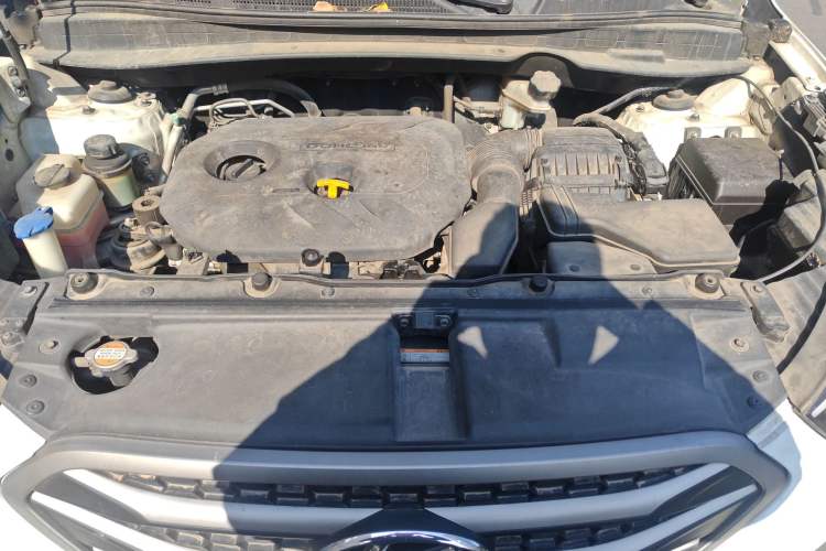 Used Hyundai ix35 2013 2.0L Automatic Two-Wheel Drive Smart GLS China IV Standard Engine Bay