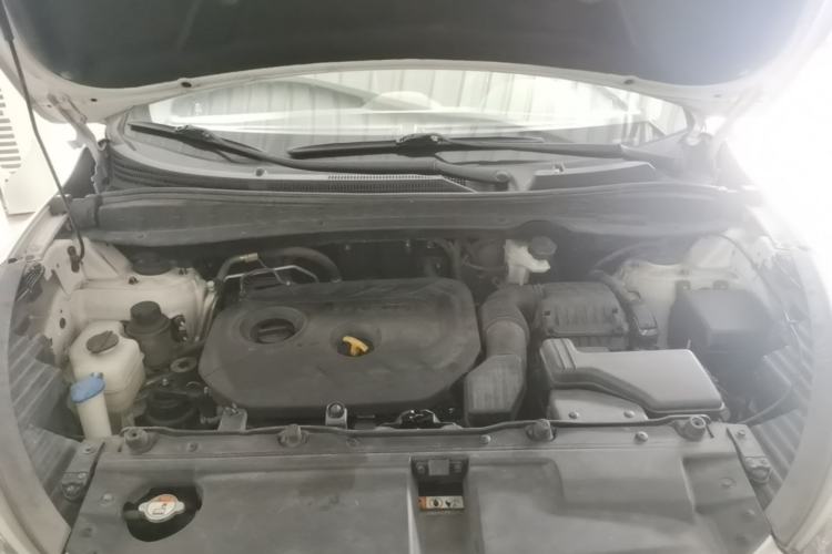 Used Hyundai ix35 2013 2.0L Automatic Two-Wheel Drive Smart GLS China IV Standard Engine Bay