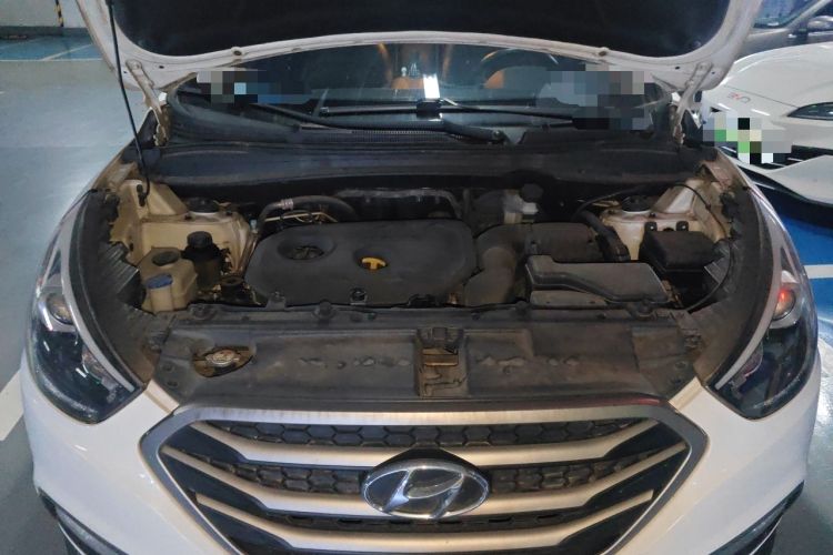 Used Hyundai ix35 2013 2.0L Automatic Two-Wheel Drive Smart GLS China IV Standard Engine Bay