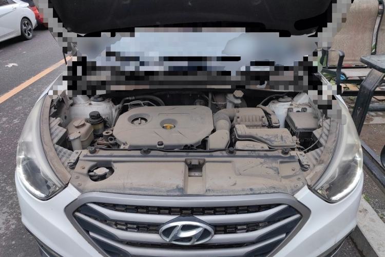 Used Hyundai ix35 2013 2.0L Automatic Two-Wheel Drive Smart GLS China IV Standard Engine Bay