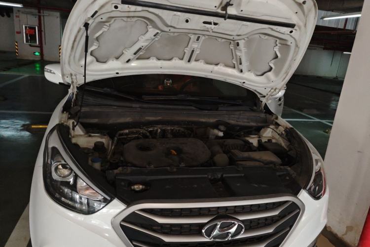 Used Hyundai ix35 2013 2.0L Automatic 2WD Comfort GL China IV Standard Engine Bay