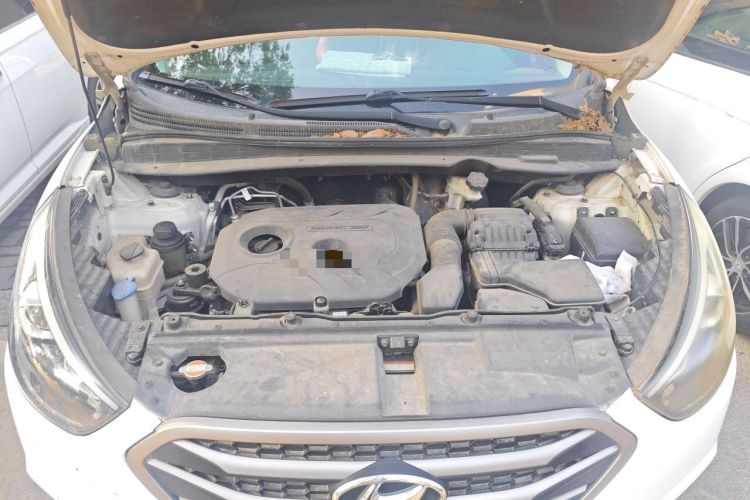 Used Hyundai ix35 2013 2.0L Automatic Two-Wheel Drive Smart GLS China IV Standard Engine Bay