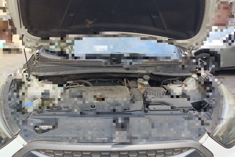 Used Hyundai ix35 2013 2.0L Automatic Two-Wheel Drive Smart GLS China IV Standard Engine Bay