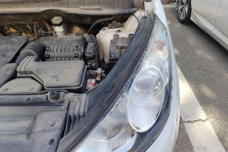 Used Hyundai ix35 2013 2.0L Automatic Two-Wheel Drive Smart GLS China IV Standard Engine Bay Left