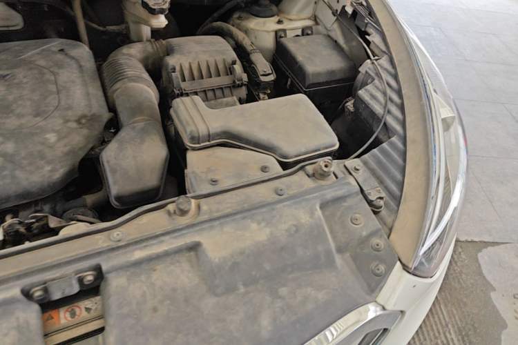 Used Hyundai ix35 2013 2.0L Automatic Two-Wheel Drive Smart GLS China IV Standard Engine Bay Left