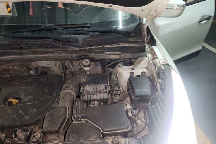 Used Hyundai ix35 2013 2.0L Automatic 4x4 Intelligent GLS China IV Standard Engine Bay Left