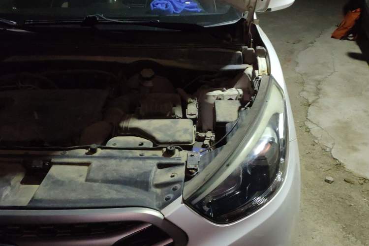 Used Hyundai ix35 2013 2.0L Automatic Two-Wheel Drive Smart GLS China IV Standard Engine Bay Left