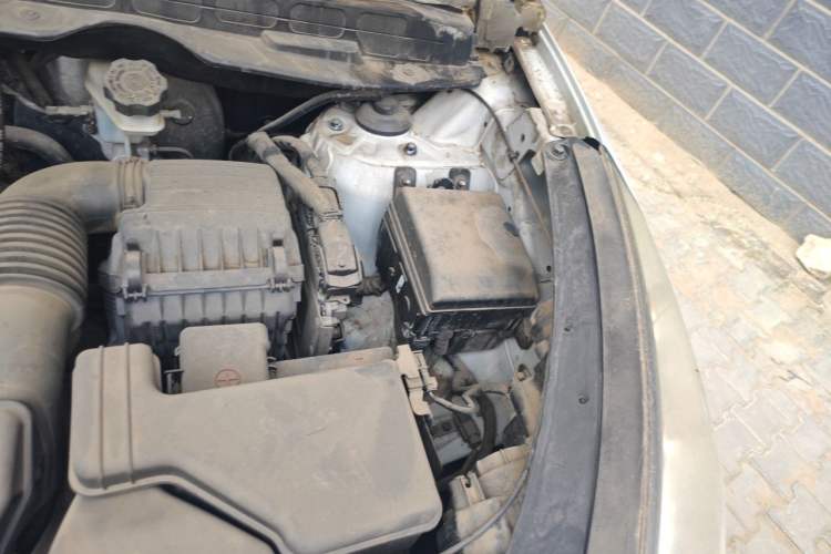 Used Hyundai ix35 2013 2.0L Automatic Two-Wheel Drive Smart GLS China IV Standard Engine Bay Left