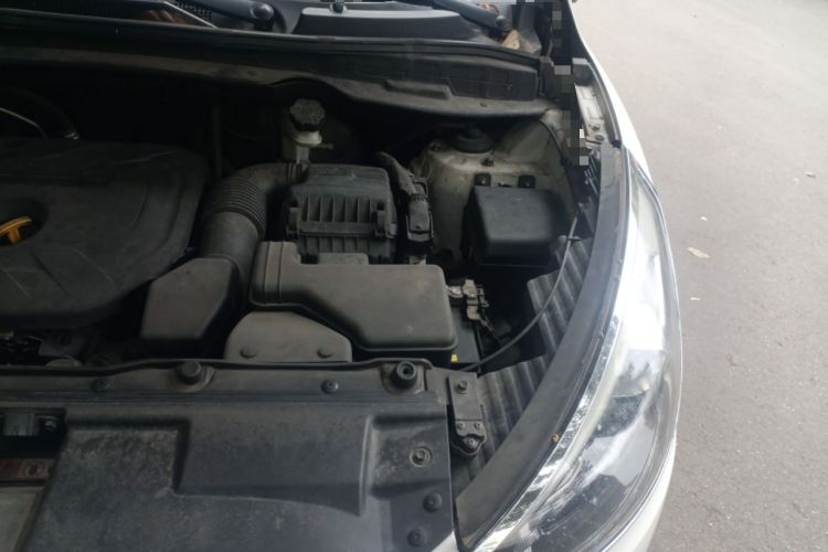 Used Hyundai ix35 2013 2.0L Automatic Two-Wheel Drive Smart GLS China IV Standard Engine Bay Left