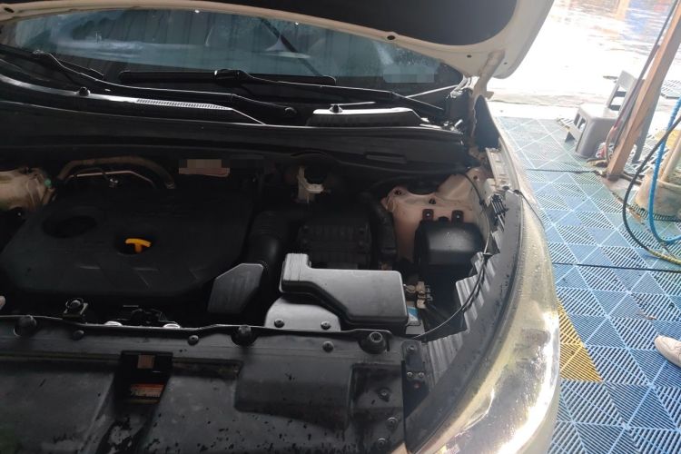 Used Hyundai ix35 2013 2.0L Automatic Two-Wheel Drive Smart GLS China IV Standard Engine Bay Left