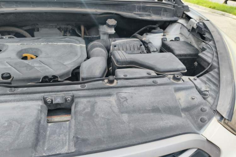 Used Hyundai ix35 2013 2.0L Automatic Two-Wheel Drive Smart GLS China IV Standard Engine Bay Left