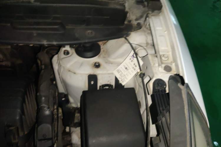 Used Hyundai ix35 2013 2.0L Automatic 2WD Comfort GL China IV Standard Engine Bay Left