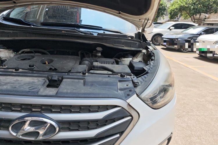 Used Hyundai ix35 2013 2.0L Automatic Two-Wheel Drive Smart GLS China IV Standard Engine Bay Left