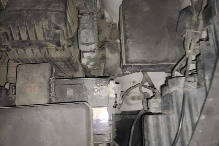 Used Hyundai ix35 2013 2.0L Automatic Two-Wheel Drive Smart GLS China IV Standard Engine Bay Left