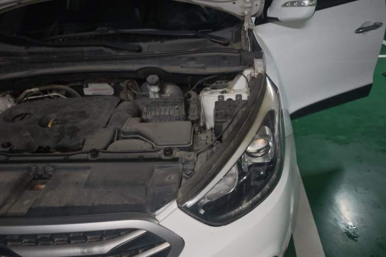 Used Hyundai ix35 2013 2.0L Automatic Two-Wheel Drive Smart GLS China IV Standard Engine Bay Left