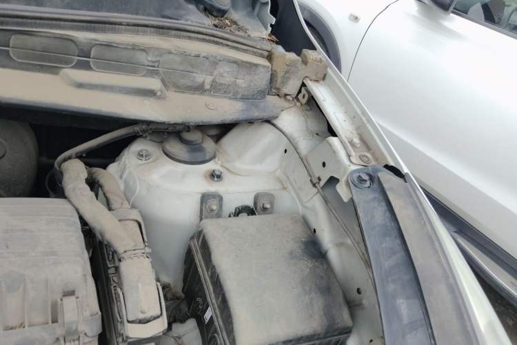 Used Hyundai ix35 2013 2.0L Automatic Two-Wheel Drive Smart GLS China IV Standard Engine Bay Left