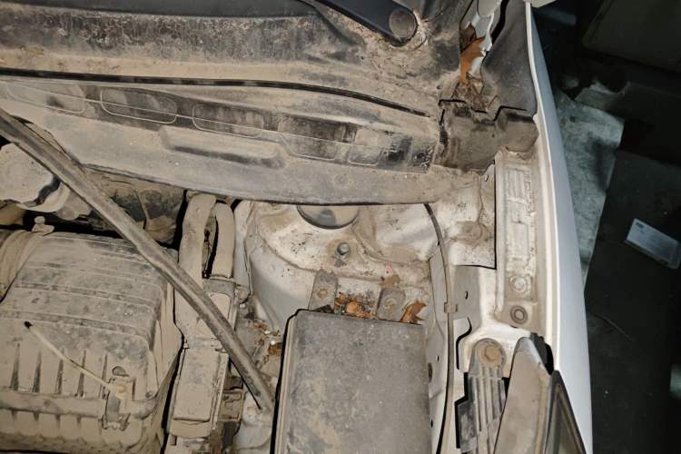 Used Hyundai ix35 2013 2.0L Automatic 2WD Comfort GL China IV Standard Engine Bay Left