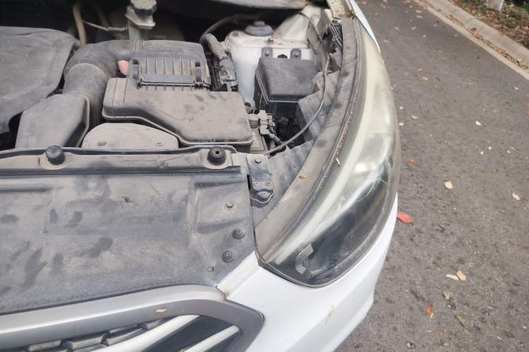 Used Hyundai ix35 2013 2.0L Automatic Two-Wheel Drive Smart GLS China IV Standard Engine Bay Left