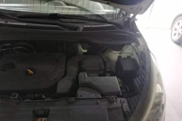 Used Hyundai ix35 2013 2.0L Automatic Two-Wheel Drive Smart GLS China IV Standard Engine Bay Left