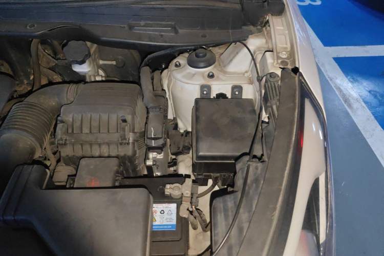Used Hyundai ix35 2013 2.0L Automatic Two-Wheel Drive Smart GLS China IV Standard Engine Bay Left
