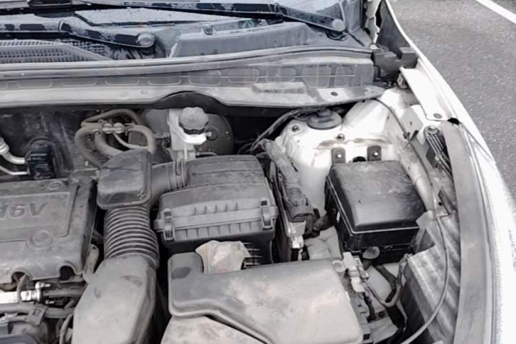 Used Hyundai ix35 2013 2.4L Automatic Two-Wheel Drive Leading GLX China V Standard Engine Bay Left