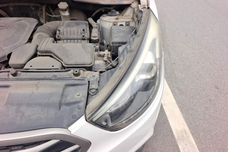 Used Hyundai ix35 2013 2.0L Automatic Two-Wheel Drive Smart GLS China IV Standard Engine Bay Left
