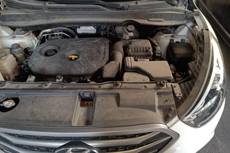 Used Hyundai ix35 2013 2.0L Automatic Two-Wheel Drive Smart GLS China V Standard Engine Bay Left