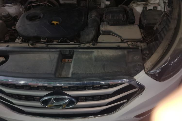 Used Hyundai ix35 2013 2.0L Automatic Two-Wheel Drive Smart GLS China V Standard Engine Bay Left