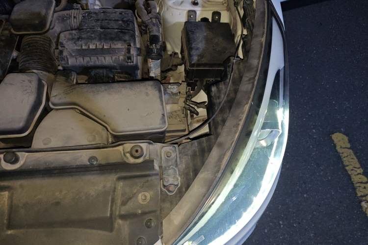 Used Hyundai ix35 2013 2.4L Automatic Two-Wheel Drive Leading GLX China V Standard Engine Bay Left