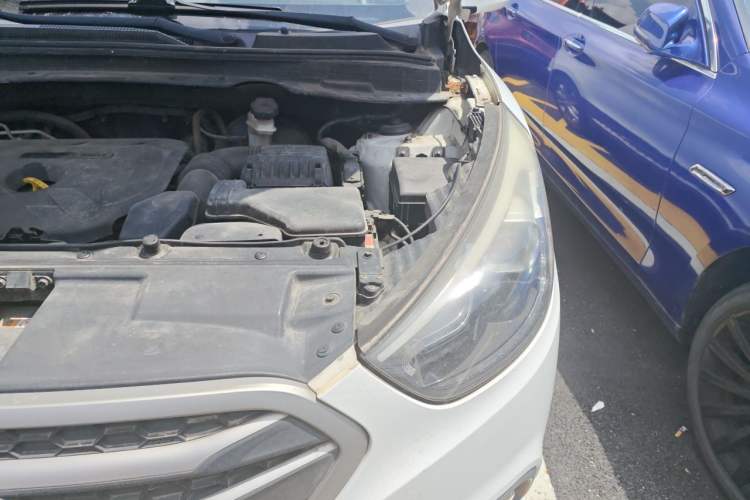 Used Hyundai ix35 2013 2.0L Automatic Two-Wheel Drive Smart GLS China IV Standard Engine Bay Left