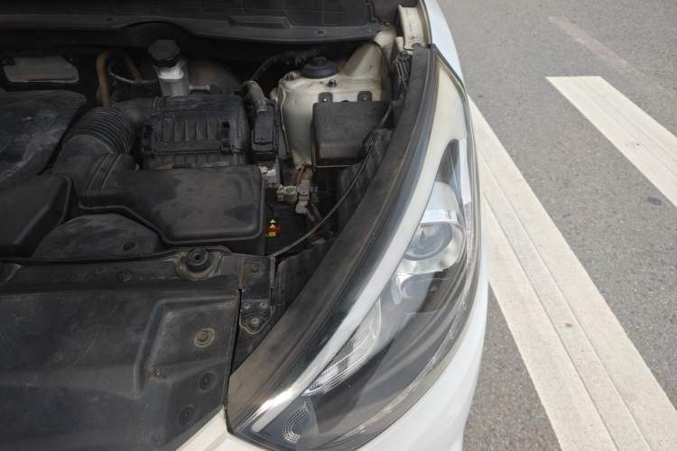 Used Hyundai ix35 2013 2.0L Automatic Two-Wheel Drive Smart GLS China IV Standard Engine Bay Left