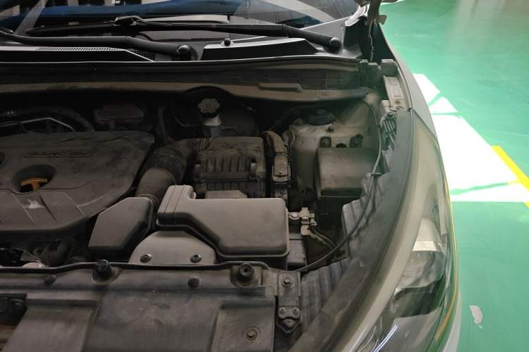 Used Hyundai ix35 2013 2.0L Automatic Two-Wheel Drive Smart GLS China V Standard Engine Bay Left