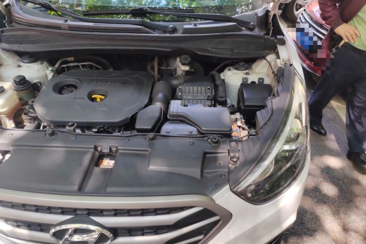 Used Hyundai ix35 2013 2.0L Automatic Two-Wheel Drive Smart GLS China IV Standard Engine Bay Left