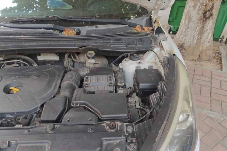 Used Hyundai ix35 2013 2.0L Automatic Two-Wheel Drive Smart GLS China IV Standard Engine Bay Left