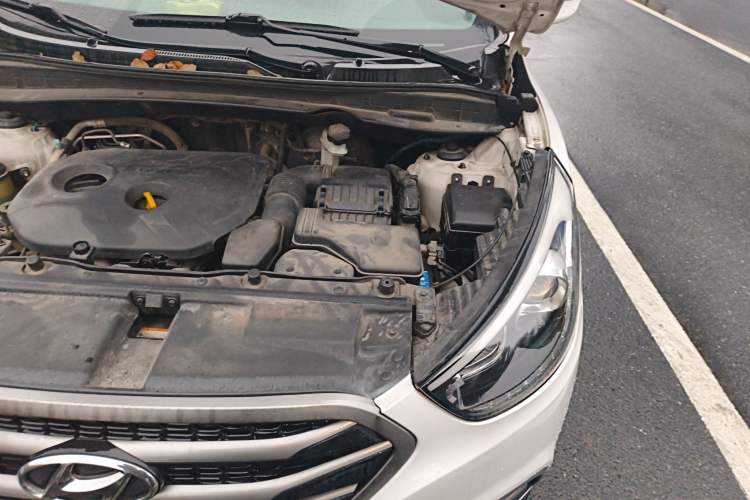 Used Hyundai ix35 2013 2.0L Automatic Two-Wheel Drive Smart GLS China IV Standard Engine Bay Left