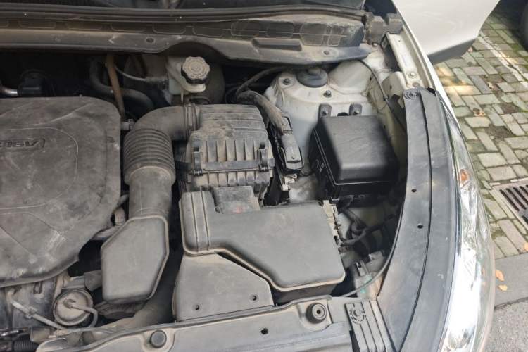 Used Hyundai ix35 2013 2.0L Automatic Two-Wheel Drive Smart GLS China V Standard Engine Bay Left