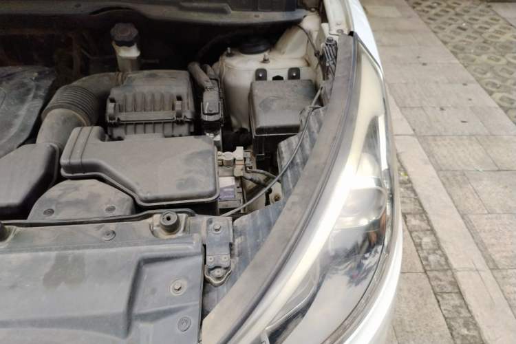 Used Hyundai ix35 2013 2.0L Automatic Two-Wheel Drive Smart GLS China IV Standard Engine Bay Left