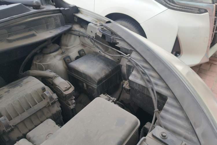 Used Hyundai ix35 2013 2.0L Automatic Two-Wheel Drive Smart GLS China IV Standard Engine Bay Left