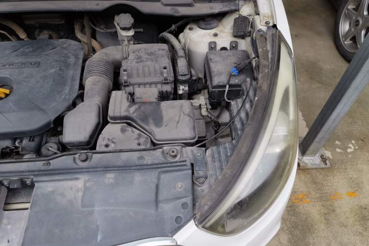 Used Hyundai ix35 2013 2.0L Automatic Two-Wheel Drive Smart GLS China IV Standard Engine Bay Left