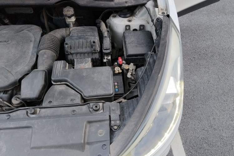 Used Hyundai ix35 2013 2.0L Automatic Two-Wheel Drive Smart GLS China IV Standard Engine Bay Left