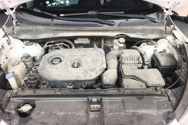Used Hyundai ix35 2013 2.0L Automatic 4x4 Smart GLS China V Standard Engine Bay