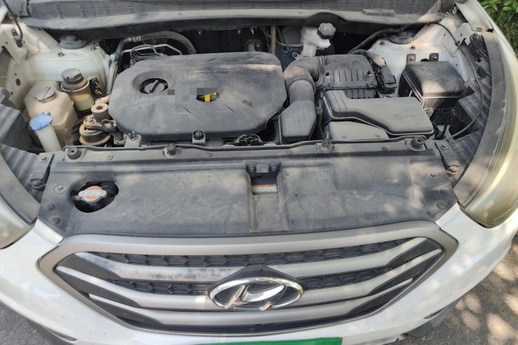 Used Hyundai ix35 2013 2.0L Automatic Two-Wheel Drive Smart GLS China V Standard Engine Bay