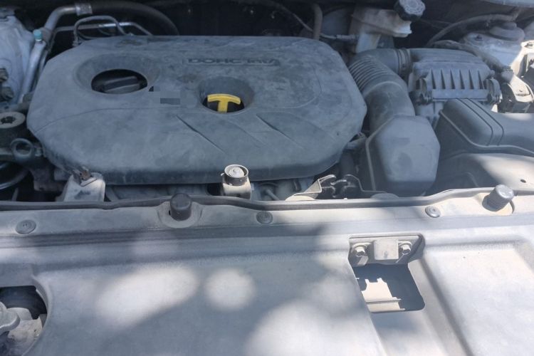 Used Hyundai ix35 2013 2.0L Automatic Two-Wheel Drive Smart GLS China V Standard Engine Bay