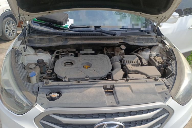 Used Hyundai ix35 2013 2.0L Automatic Two-Wheel Drive Smart GLS China IV Standard Engine Bay