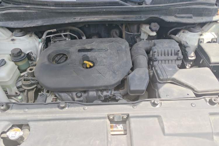 Used Hyundai ix35 2013 2.0L Automatic Two-Wheel Drive Smart GLS China IV Standard Engine Bay