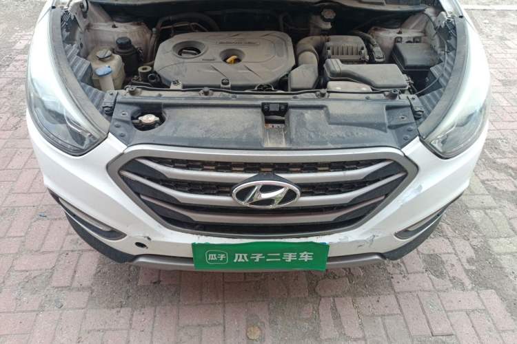 Used Hyundai ix35 2013 2.0L Automatic Two-Wheel Drive Smart GLS China IV Standard Engine Bay