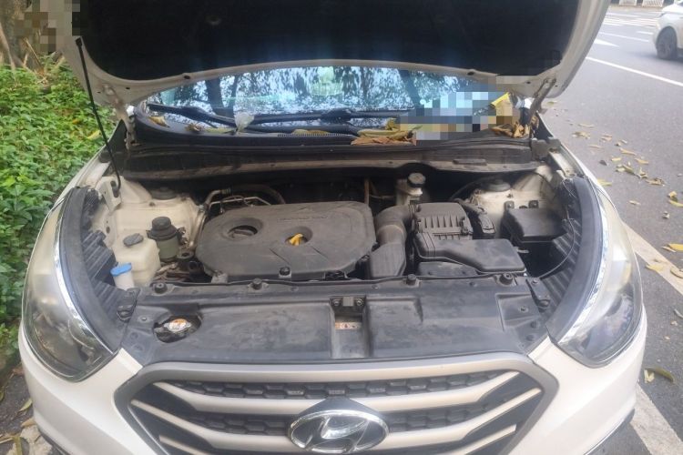 Used Hyundai ix35 2013 2.0L Automatic Two-Wheel Drive Smart GLS China IV Standard Engine Bay