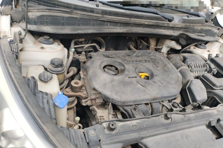 Used Hyundai ix35 2013 2.0L Automatic Two-Wheel Drive Smart GLS China IV Standard Engine Bay Right