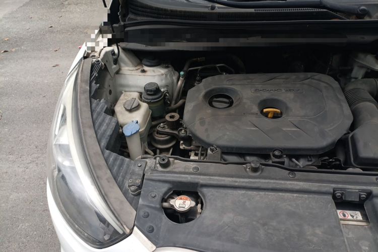 Used Hyundai ix35 2013 2.0L Automatic Two-Wheel Drive Smart GLS China IV Standard Engine Bay Right